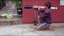 Videos de Risa: Accidente casero de un bazooka con retroceso (tepillao.com)