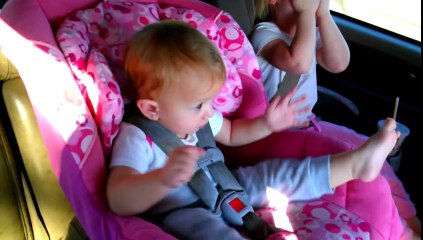 little girl dancing when hearing gangnam style song