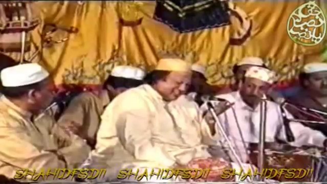 چار تنکوں کا سہارا کچھ نہیں -کلام الشیخ پیر نصیر الدین نصیرجیلانی رحمتہ اللہ علیہ گولڑہ شریف- نصرت فتح علی خان