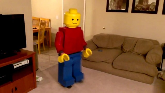 Best Halloween Costume : Homemade Lego Guy Costume