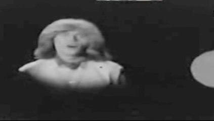 OMEGA  _  GYONGYHAJÚ  LANY  VIDEO CLIP