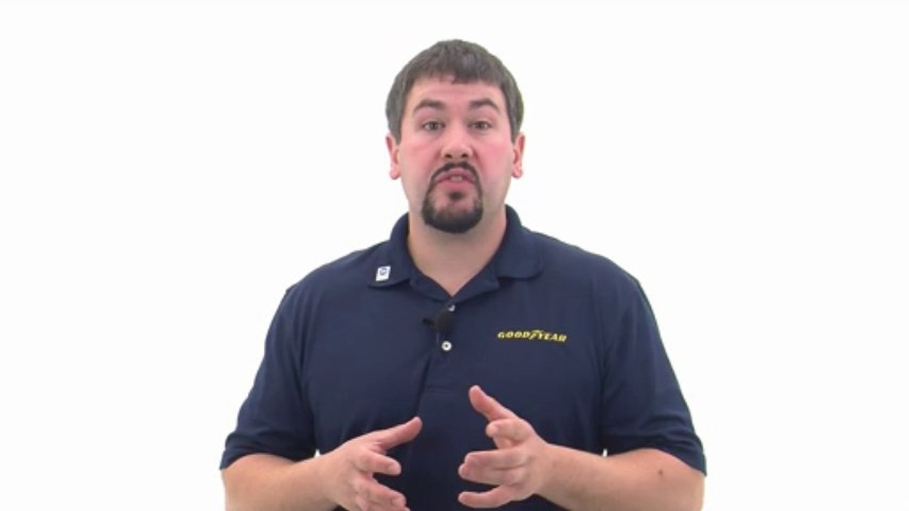 Why is The Oil Change Indicator Light On: Auto Repair Tips (Ripon WI, Oshkosh WI)