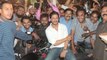Shah Rukh Khan celebrates  his birthday with fans