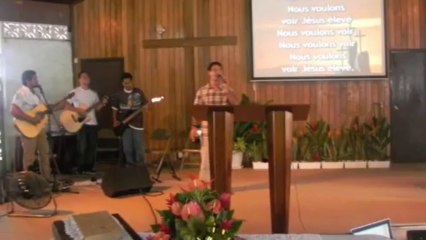 NOUS VOULONS VOIR JÉSUS ÉLEVÉ