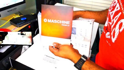 UNBOXING THE MASCHINE GROOVE PRODUCTION STUDIO