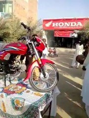 Honda Dream Lunching in Markit