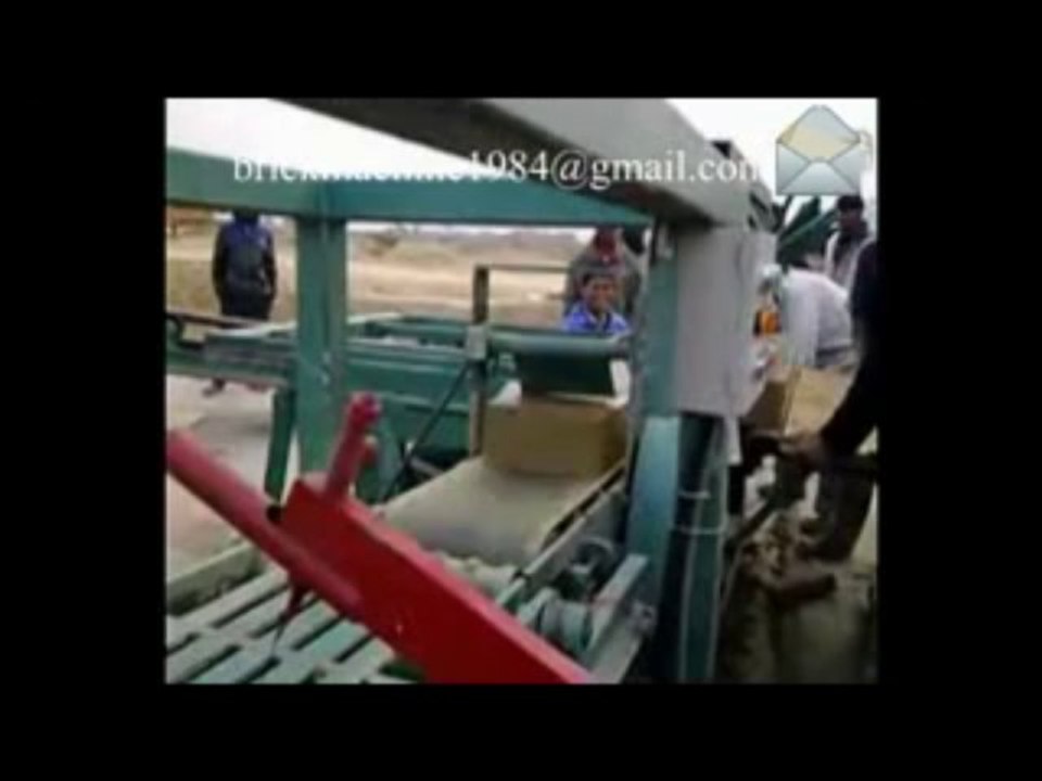 Automatic brick machine