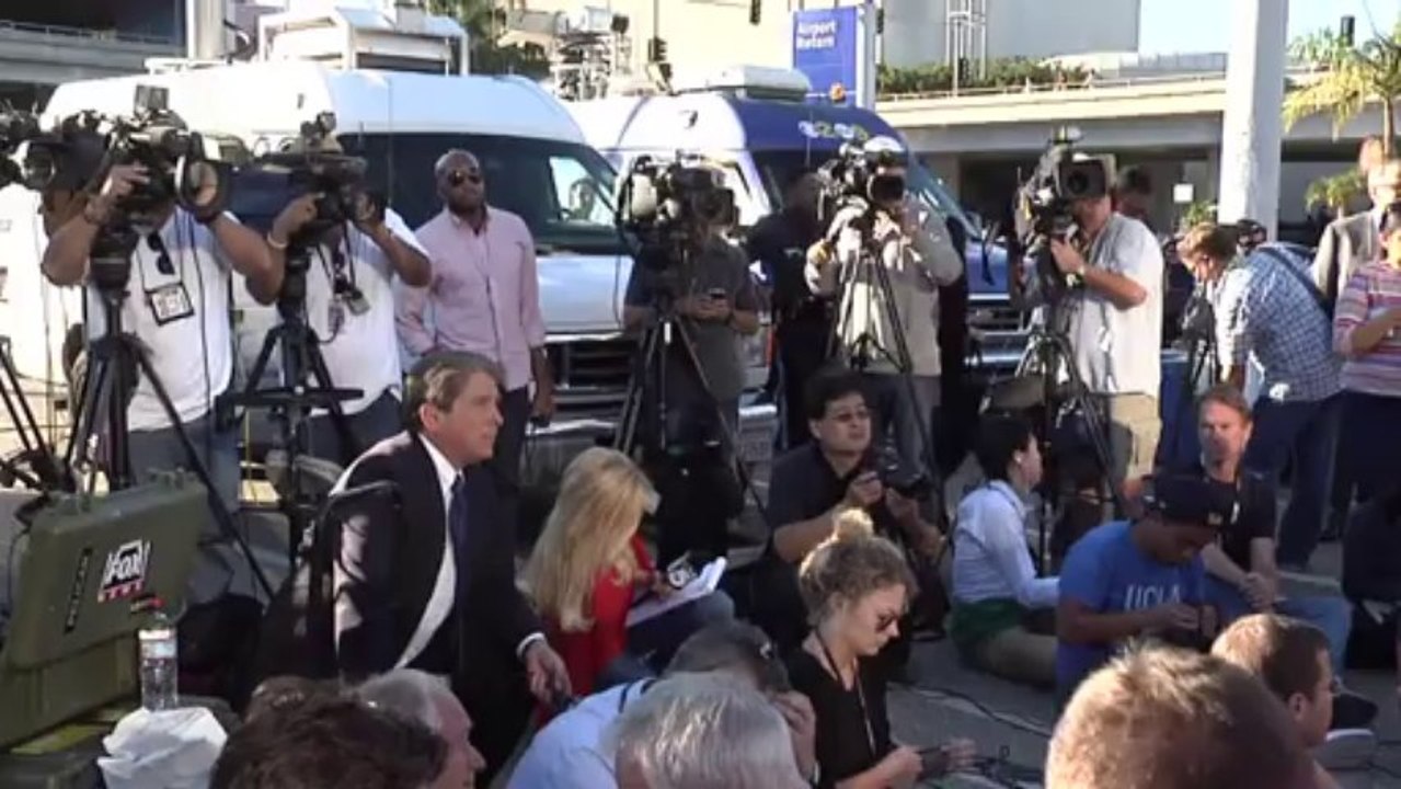 Police probe motive after deadly LA airport shooting