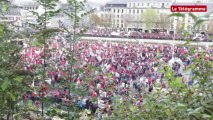 Quimper. Bonnets rouges et Gwen-ha-Du