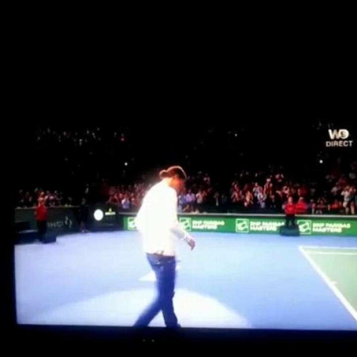 Novak Djokovic invite Zlatan Ibrahimovic sur le court pour taper des balles