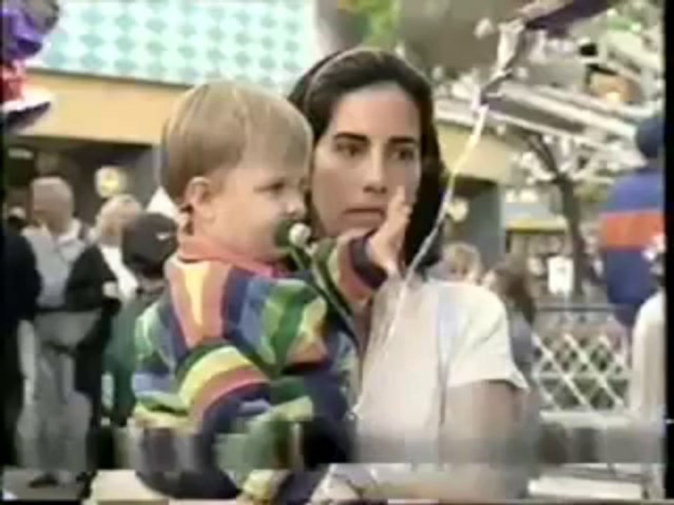 Glória Pires vê os gêmeos de Anjo Mau no Video Show