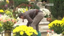 FIORI SULLE TOMBE, CON UN OCCHIO AL PREZZO