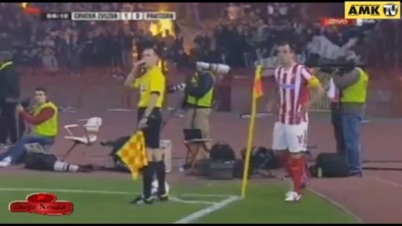 Partizan tribünleri alev alev