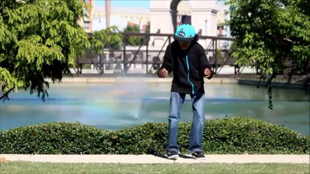 Un danseur Hip Hop énorme bouge sur du Dubstep!