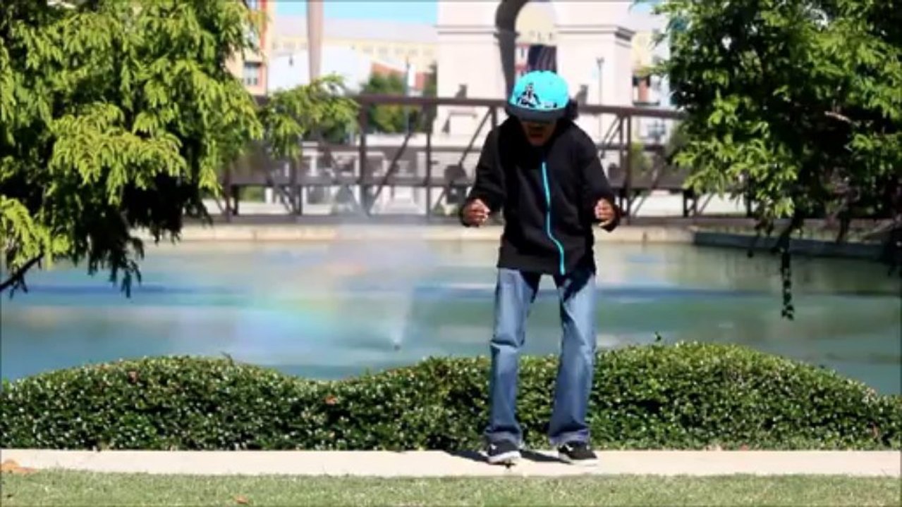 Un danseur Hip Hop énorme bouge sur du Dubstep!