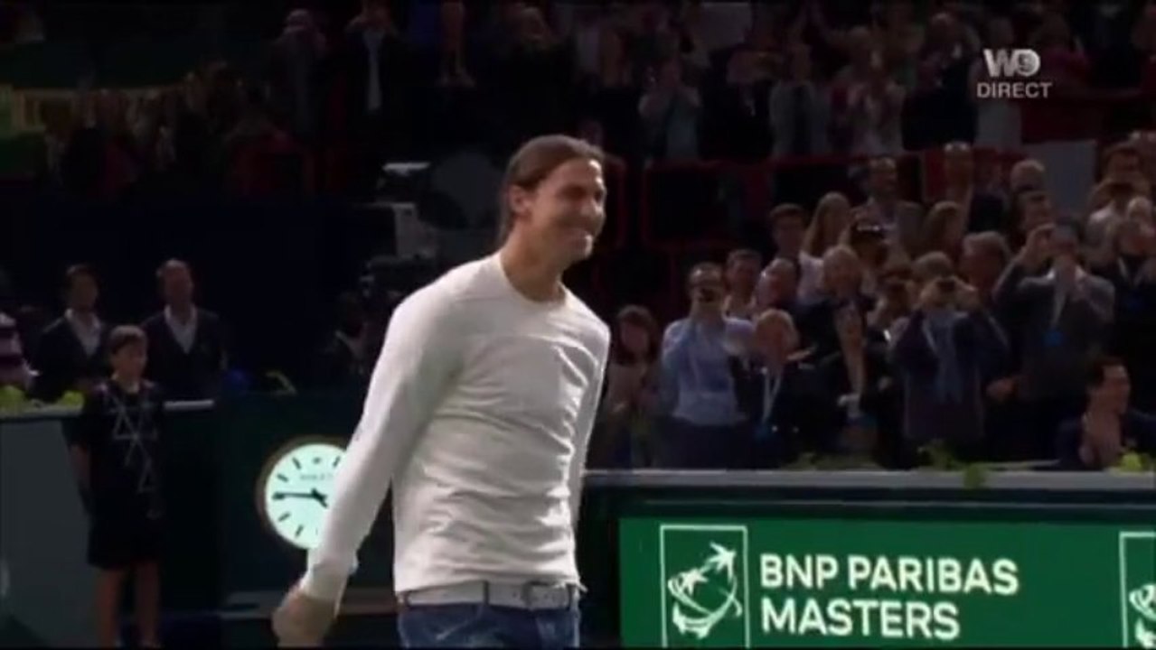 Novak Djokovic contre Zlatan Ibrahimovic. Zlatan est meilleur au FOOT qu'au TENNIS!