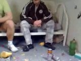 Pijani Polacy niszczą pokój hotelowy [www.isofa.pl]