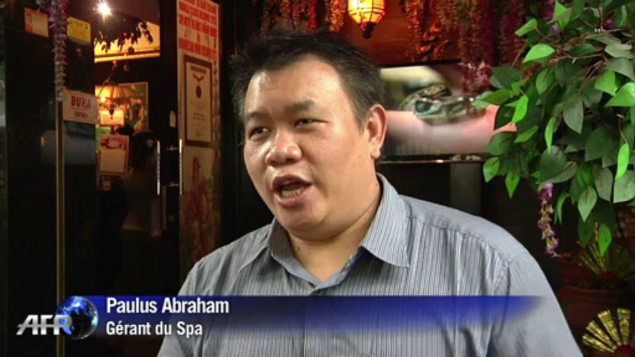 A Jakarta, les masseuses cèdent la place aux serpents