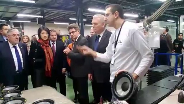 Jean-Marc Ayrault en visite chez Focal JM Lab à Saint-Etienne