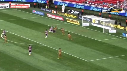 Chivas encontró consuelo en adiós de local