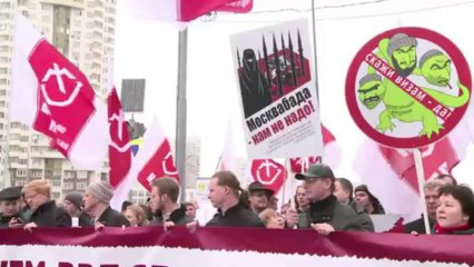 Russie: des milliers de nationalistes défilent à Moscou