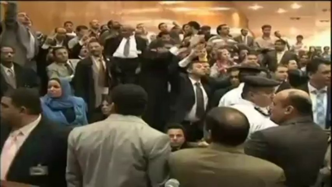 Le procès de l'ex-président égyptien Mohamed Morsi ajourné