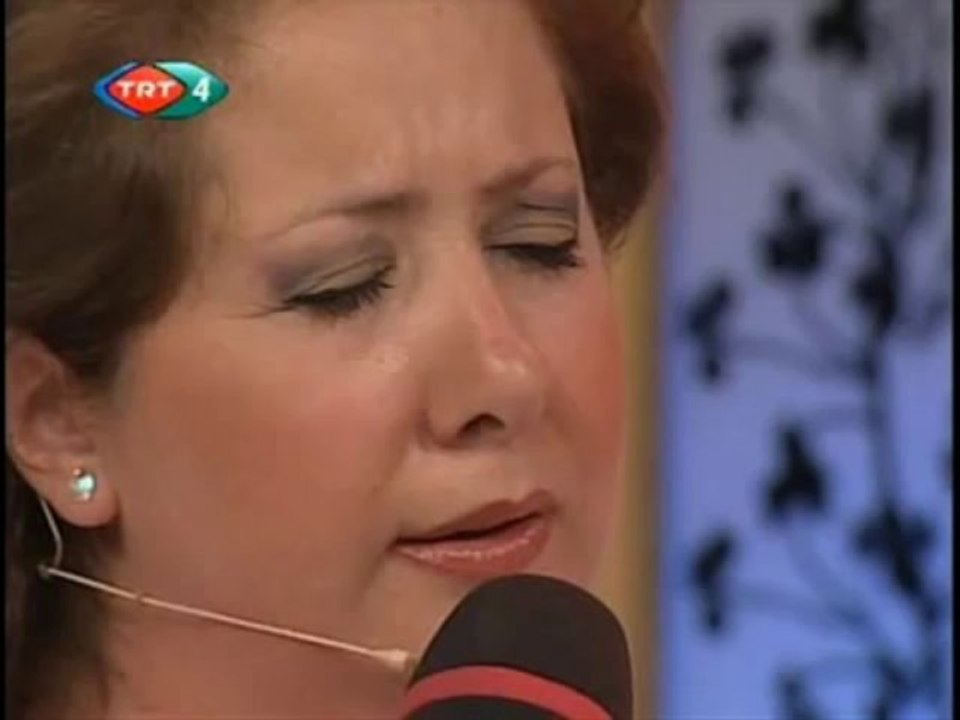 Emel Taşçıoğlu  Karmı Yağmış Yüce Dağlar Başına