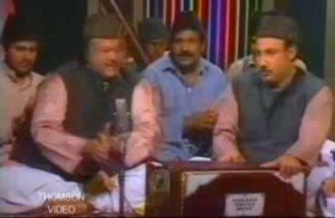 NUSRAT FATEH ALI KHAN - Halke Mein Rasoolon Ke, Wo Mahe Madni Hai