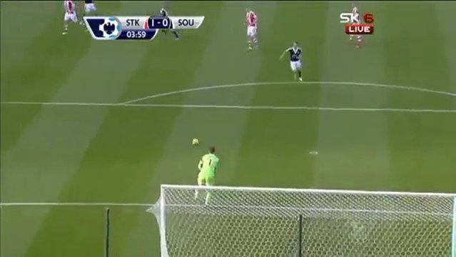 GoalKipper scores after 13sec... AMAZING SOCCER GOAL