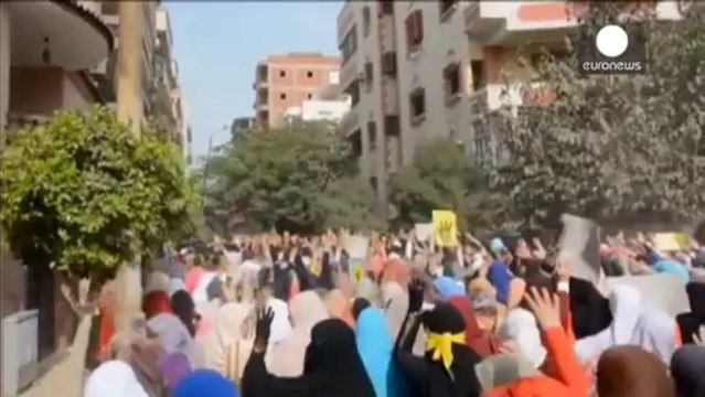 Egitto inizia, ed è subito rinviato, il processo a Morsi