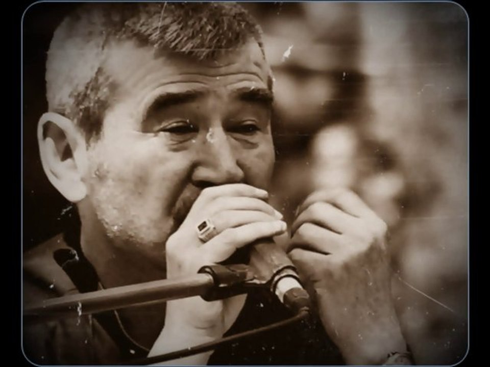 Hala Koynumda Resmin • AHMET TELLİ