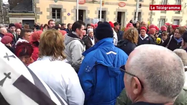 Tilly Sabco. Les salariés bloquent la RN 12