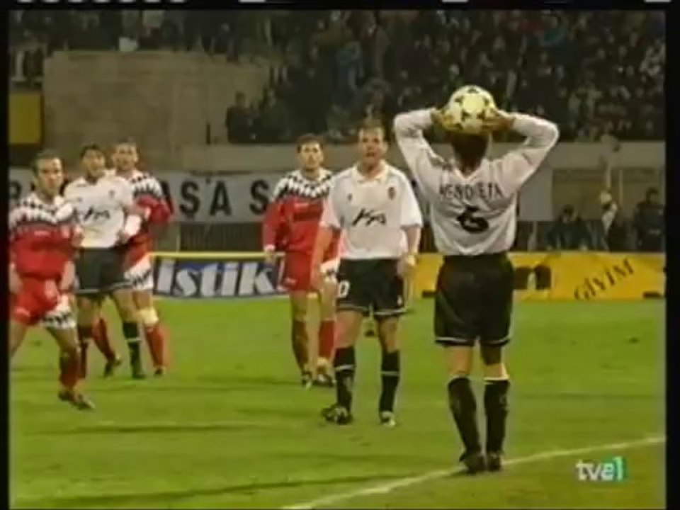1996.12.03 - Besiktas JK 2 - 2 Valencia CF (Resumen)