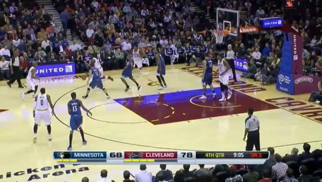 Fail : Anthony Bennett cafouille puis balance un énorme air ball