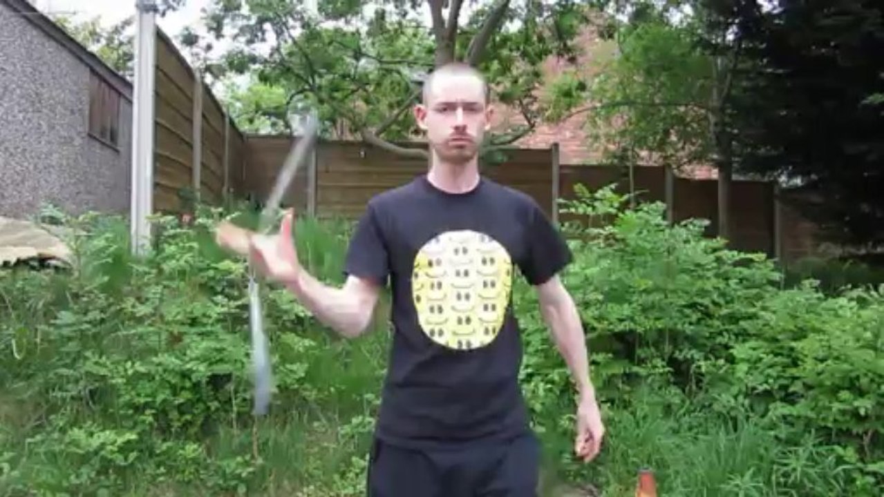 Front hand to front hand wrist spin opposite hand catch [Freechaku]