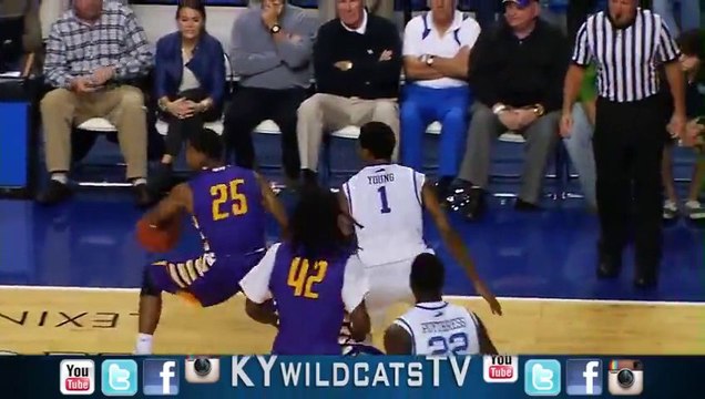 Le basketteur le plus malchanceux jamais vu. Il marque contre son camp le panier le plus improbable.