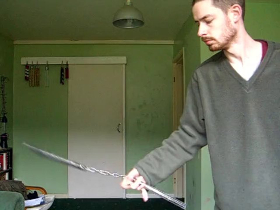 Hybrid thumb to finger spin (side view)