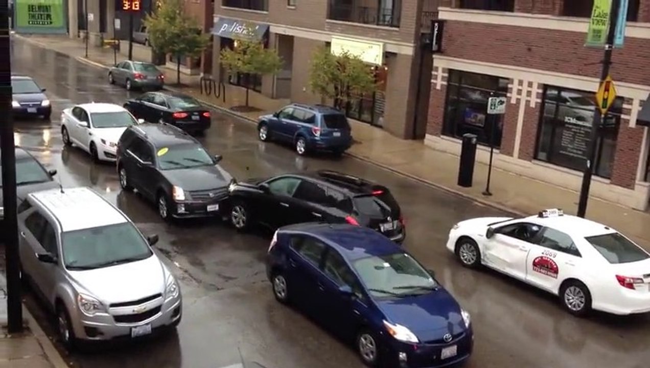 SUV Thief Goes On Car Crash Hit-And-Run Rampage After Rear Ending Cab In Chicago