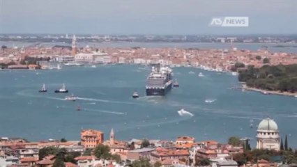 IL GOVERNO FERMA LE GRANDI NAVI