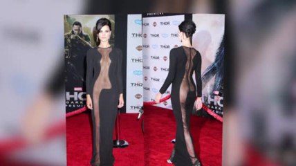 Jaimie Alexander en un vestido con transparencias