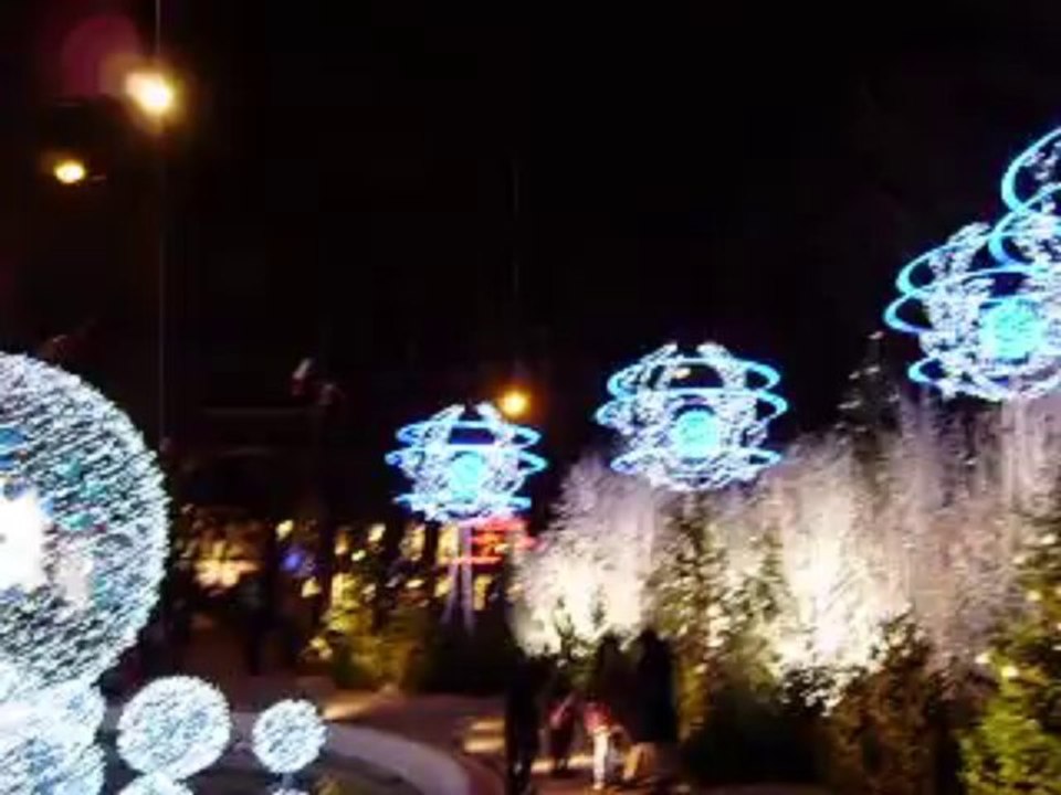 2012 Paris Illuminations Rond- point  des Champs Elysées