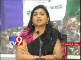 Chandrababu, CM Kiran must resign for Samaikhyandhra - YSRCP's Roja