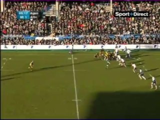 Contact joueur écran devant porteur du ballon