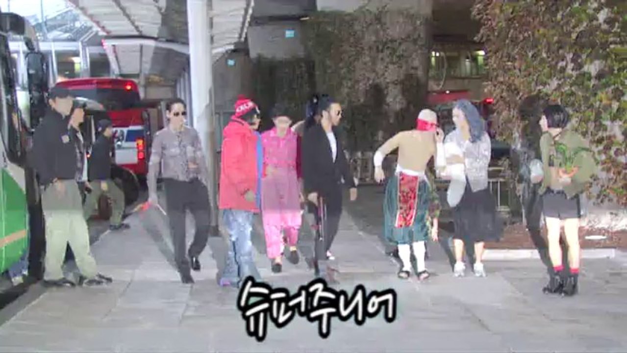 131106 Super Junior八週年紀念機場變裝秀01