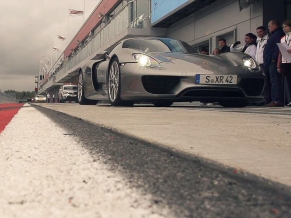 Visite à Moscou pour la Porsche 918 Spyder