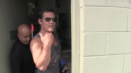 Josh Brolin sagt, er lässt die Finger vom Alkohol