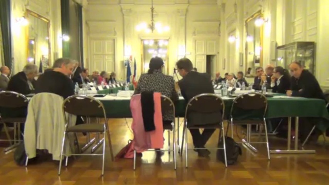 conseil municipal à Avranches - 4 nov 2013 - subventions aux clubs sportifs et convention avec l'USA