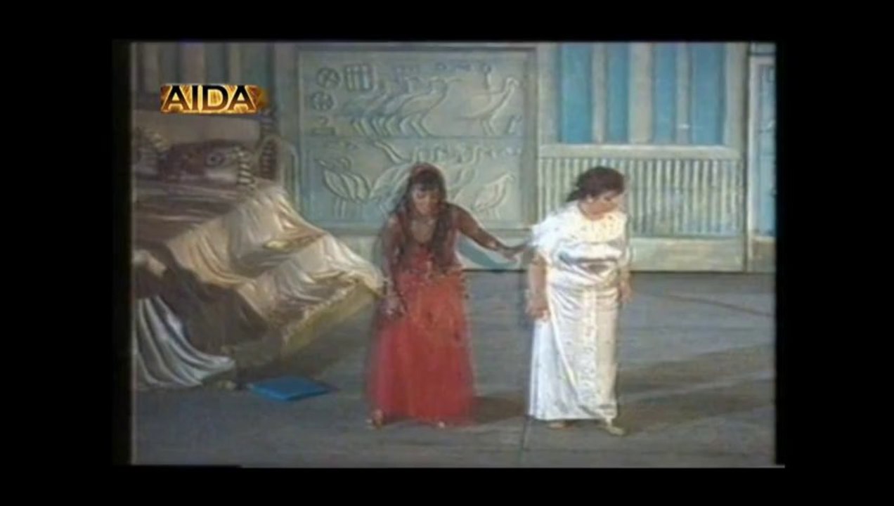AIDA - ACT 2 -  Aria : Pieta ti prenda del mio dolor.. Coro : Su del Nilo al sacro lido..Amneris & Aida & Coro
