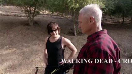 Norman Reedus entrenando con la ballesta