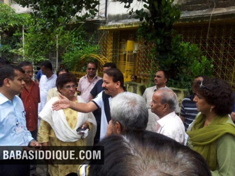 Garbage-Bin removal at Bandra, Patkar Marg initiated by Shri. Baba Siddique.